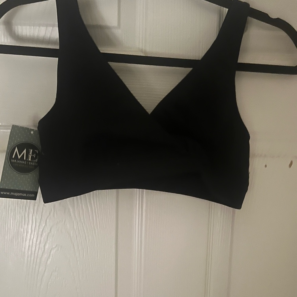 Black V-Neck Sports Bra with Wide Straps